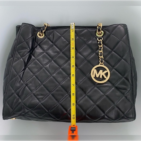 MICHAEL KORS - Susannah Black Leather Quilted Tote - Picture 10 of 10